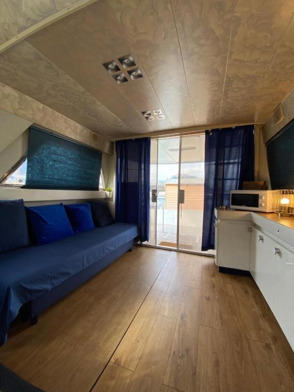 Yate En , Experiencia Unica B Botel