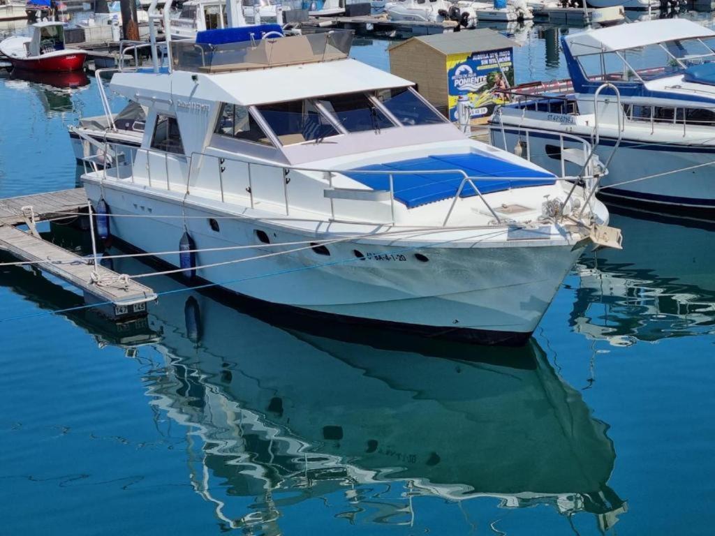 Botel Yate En , Experiencia Unica B Gijon